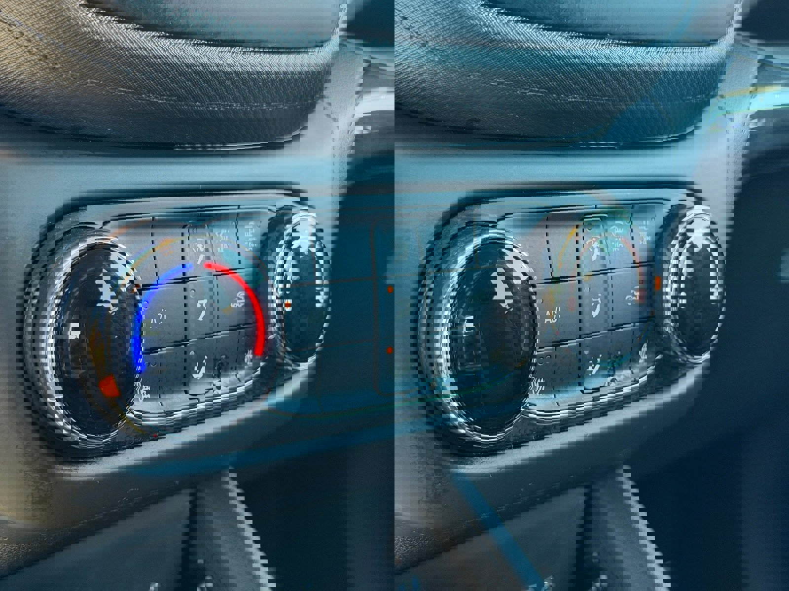 Used 2022 Chevrolet TrailBlazer LT w/ Confidence II Package image 29