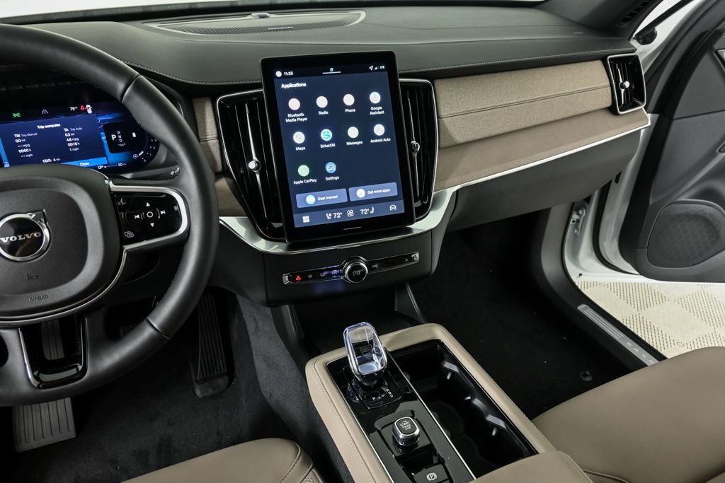 New 2026 Volvo XC90 B6 Plus w/ Protection Package Premier image 13