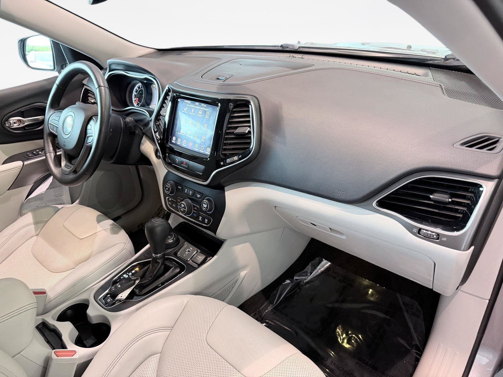 Used 2019 Jeep Cherokee Limited AWD/4WD image 31