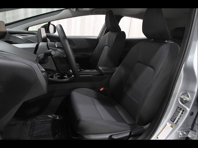 Used 2026 Toyota Prius LE AWD/4WD image 5