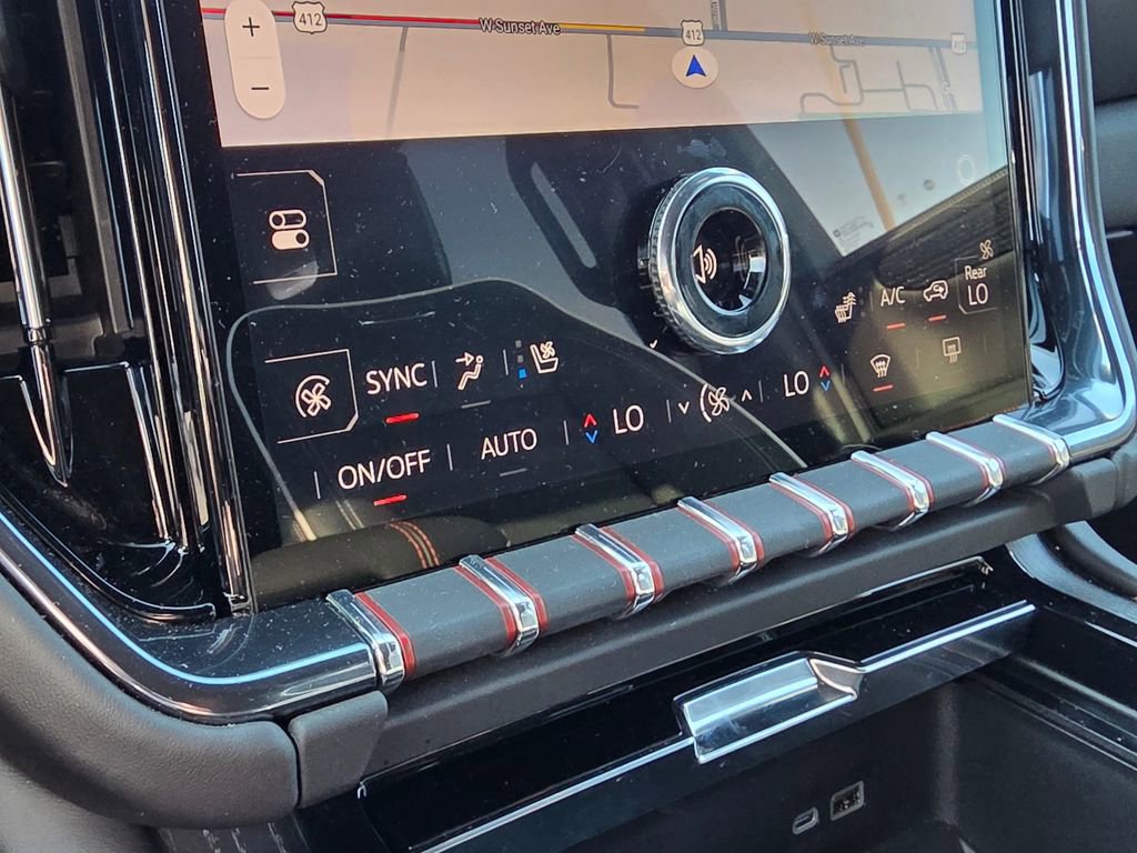 Used 2025 GMC Yukon XL AT4 Ultimate image 19