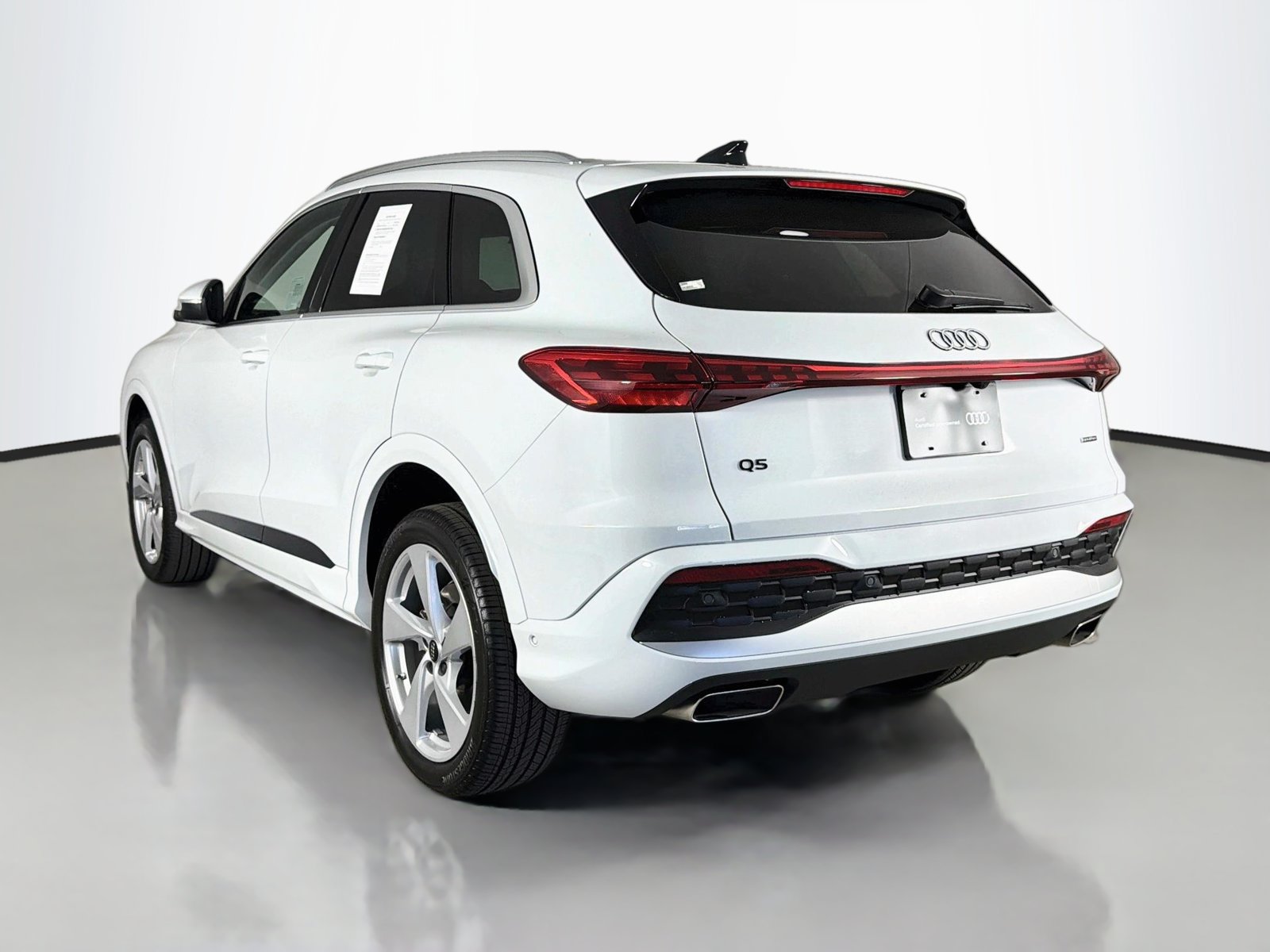 Certified 2025 Audi Q5 Premium AWD/4WD image 5