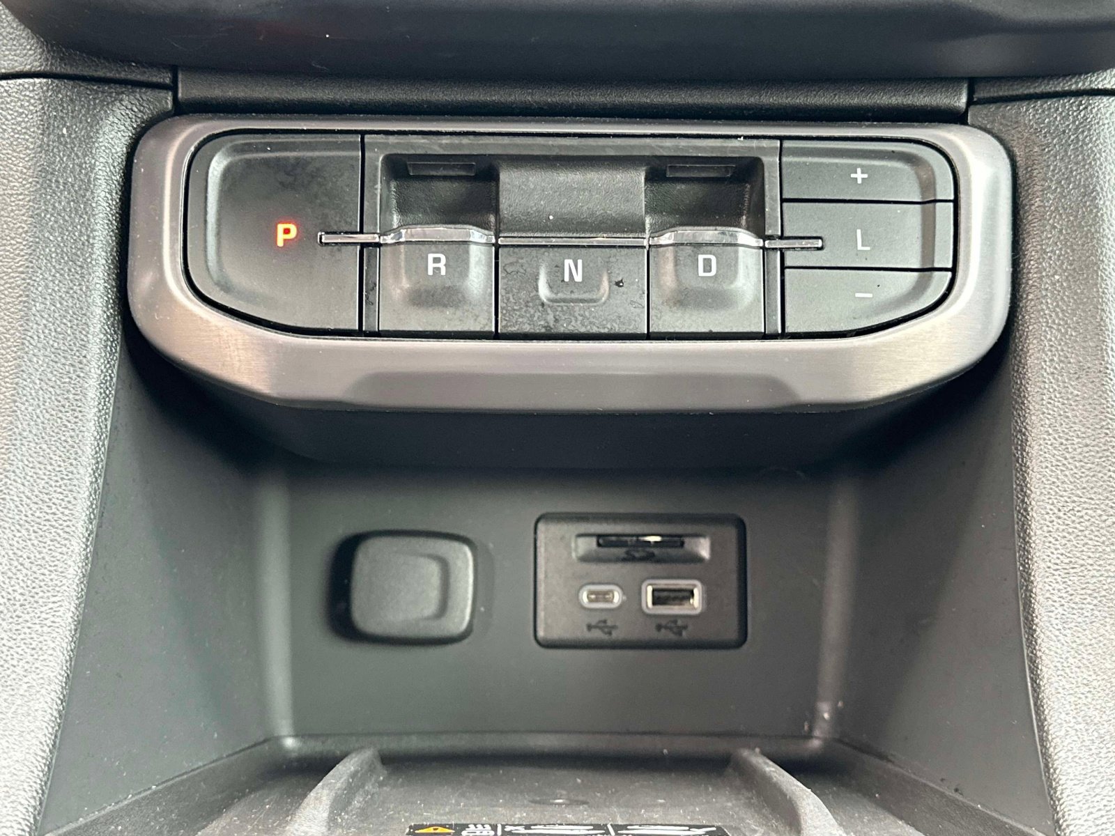 Certified 2022 GMC Acadia AT4 w/ Technology Package image 13