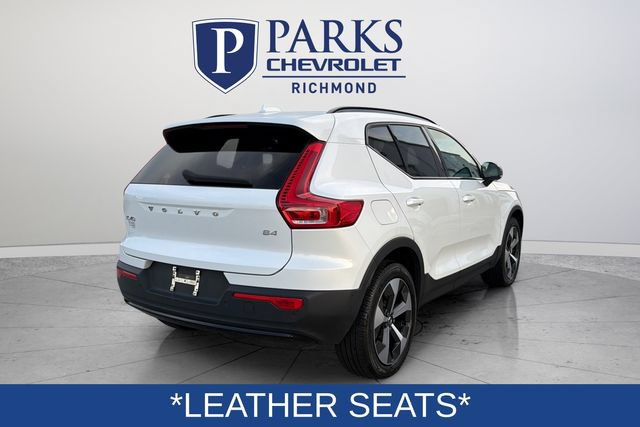 Used 2023 Volvo XC40 B4 Ultimate FWD image 7