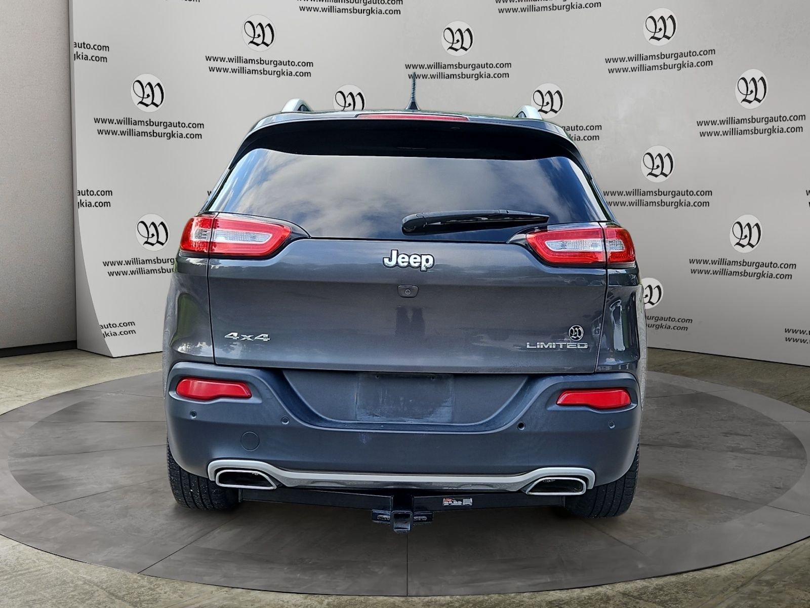 Used 2017 Jeep Cherokee Limited AWD/4WD image 4