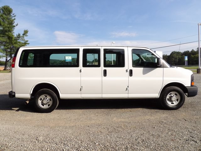 Used 2010 Chevrolet Express 2500 Extended w/ Preferred Equipment Group RWD image 6