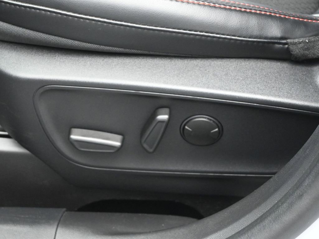 Certified 2025 Ford Escape ST-Line AWD/4WD image 10