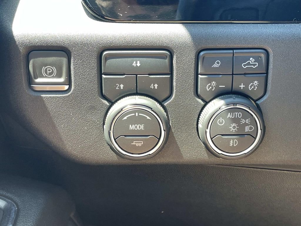 Used 2024 Chevrolet Silverado 2500 LT w/ Z71 Sport Edition AWD/4WD image 32