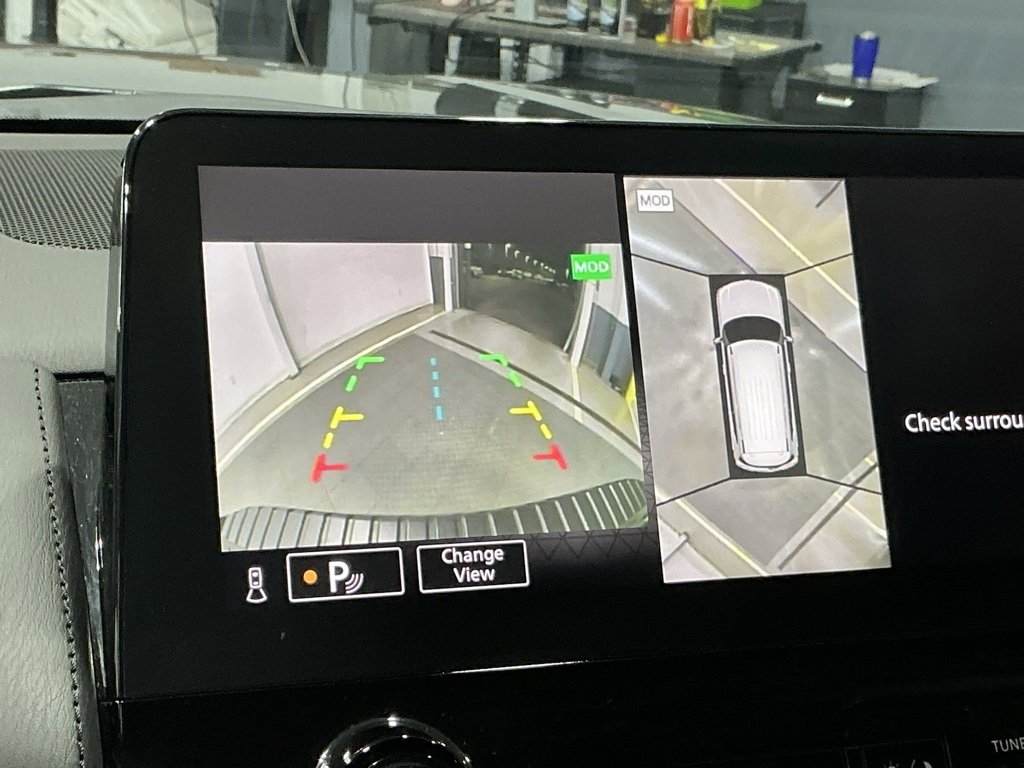 Used 2024 Nissan Armada SL w/ Captain's Chairs Package image 7