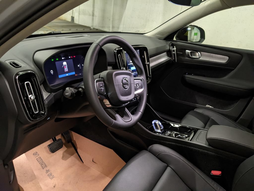 New 2026 Volvo XC40 B5 Ultra w/ Protection Package Premier AWD/4WD image 8