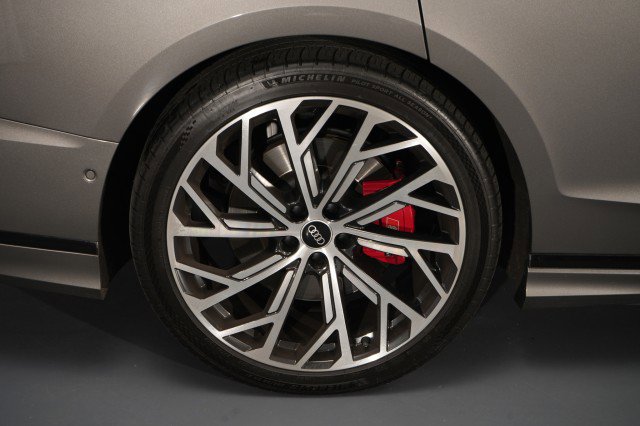 Used 2021 Audi S8 L w/ S8 Executive Package AWD/4WD image 19