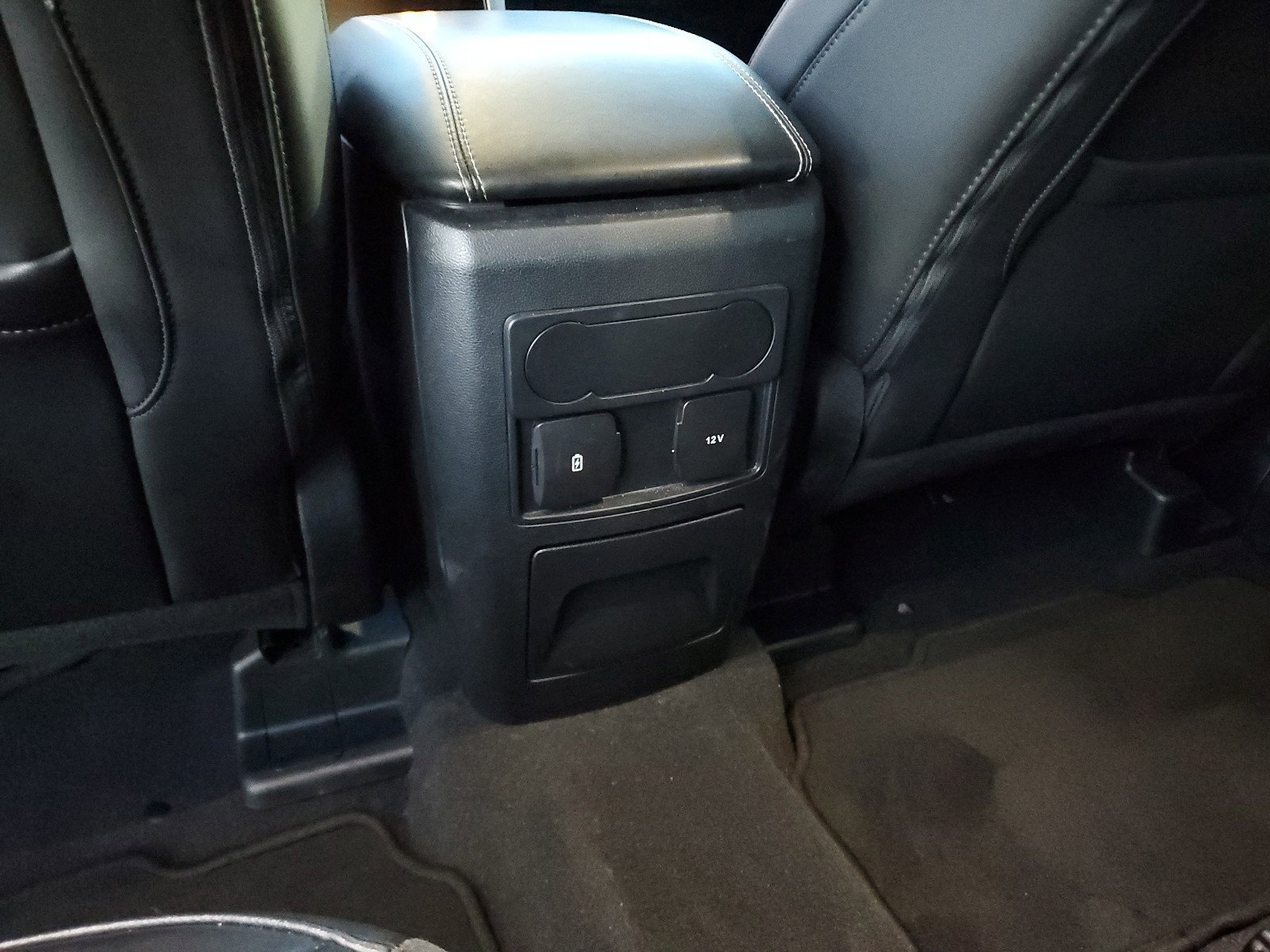 Used 2023 Ford Explorer XLT w/ Equipment Group 202A image 14