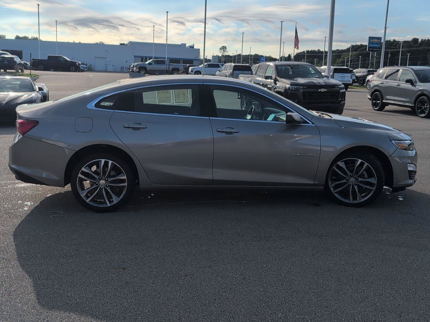 Used 2025 Chevrolet Malibu LT FWD image 10