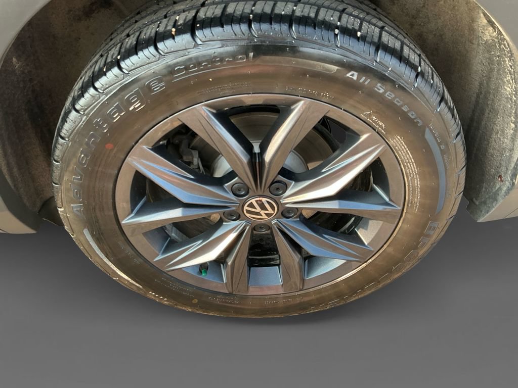 Used 2023 Volkswagen Tiguan SE AWD/4WD image 14