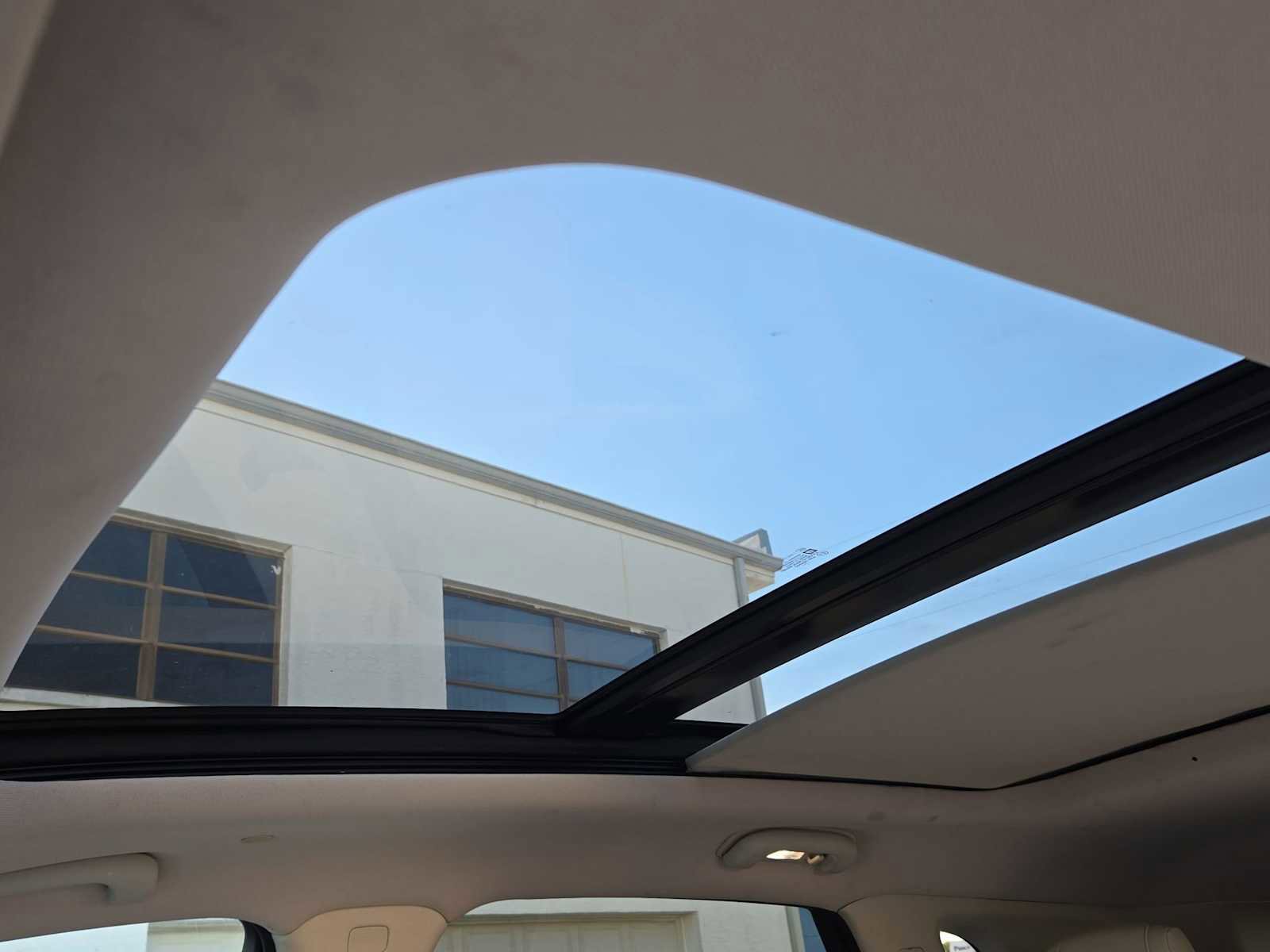 Used 2018 Cadillac XT5 Luxury w/ Driver Awareness Package image 11