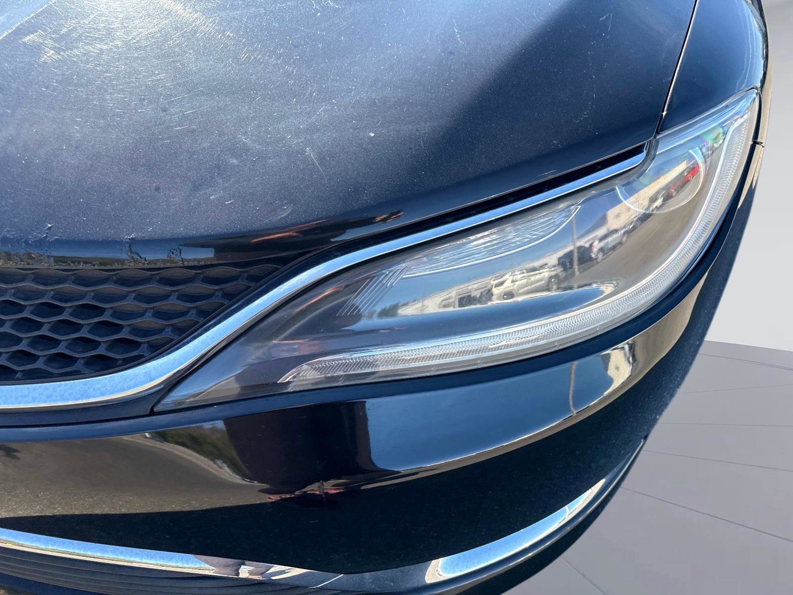 Used 2015 Chrysler 200 Limited w/ Convenience Group image 10