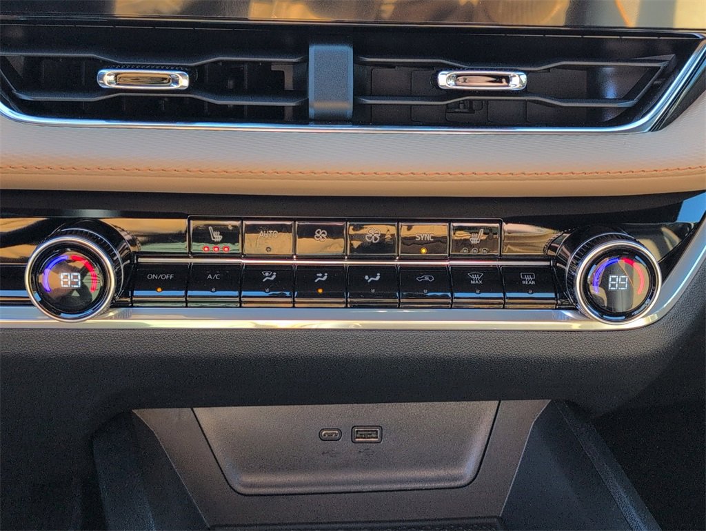 New 2026 Chevrolet Equinox ACTIV w/ Safety and Technology Package image 21