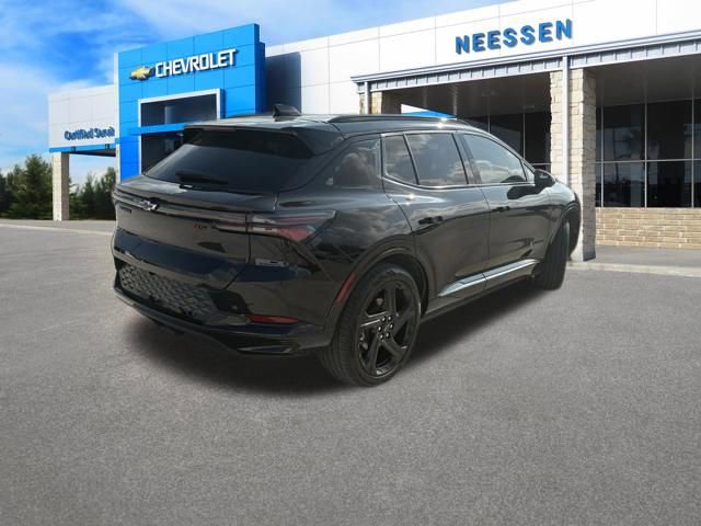 Used 2025 Chevrolet Equinox EV RS FWD image 3