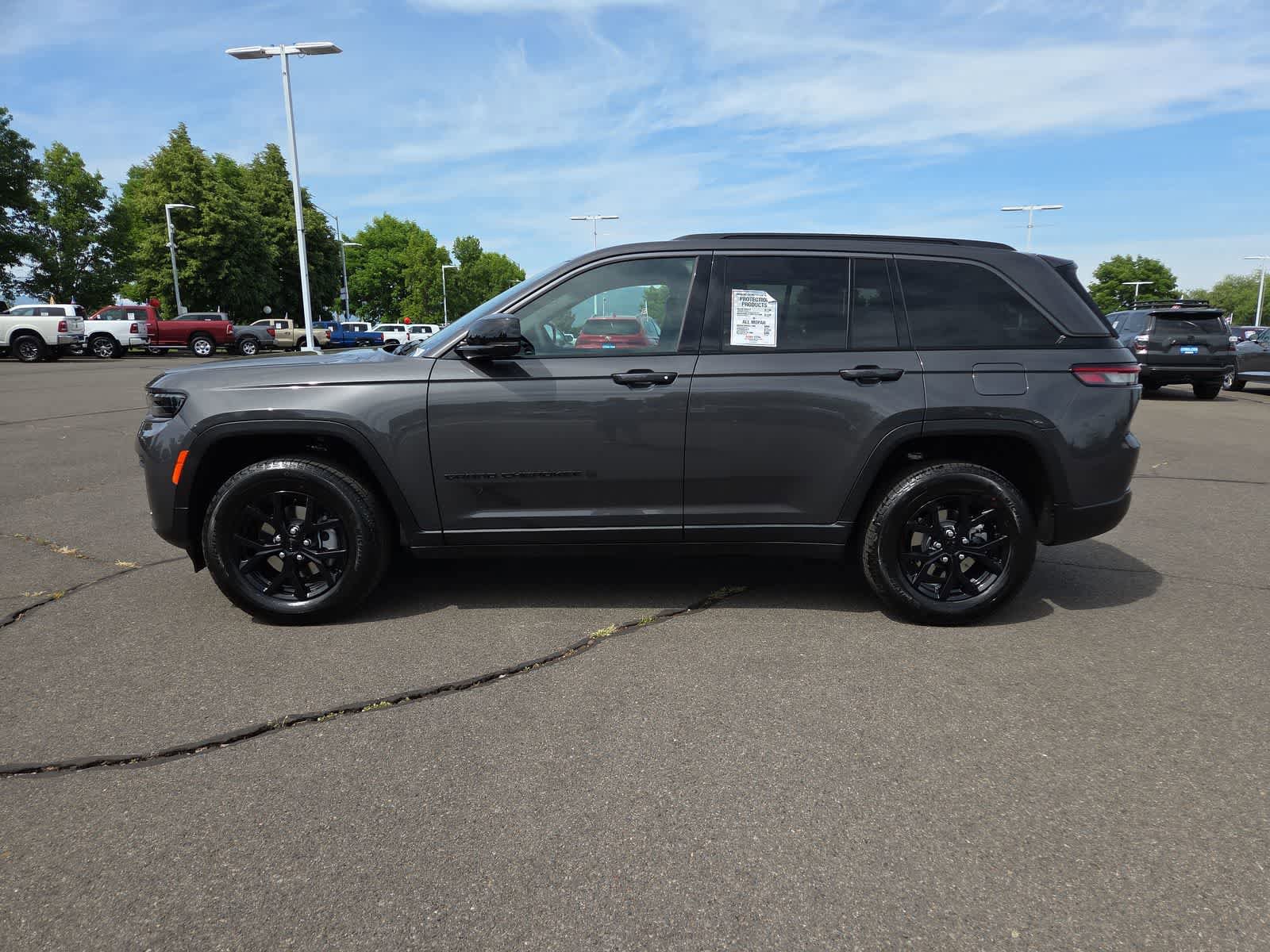 New 2026 Jeep Grand Cherokee Altitude AWD/4WD image 11