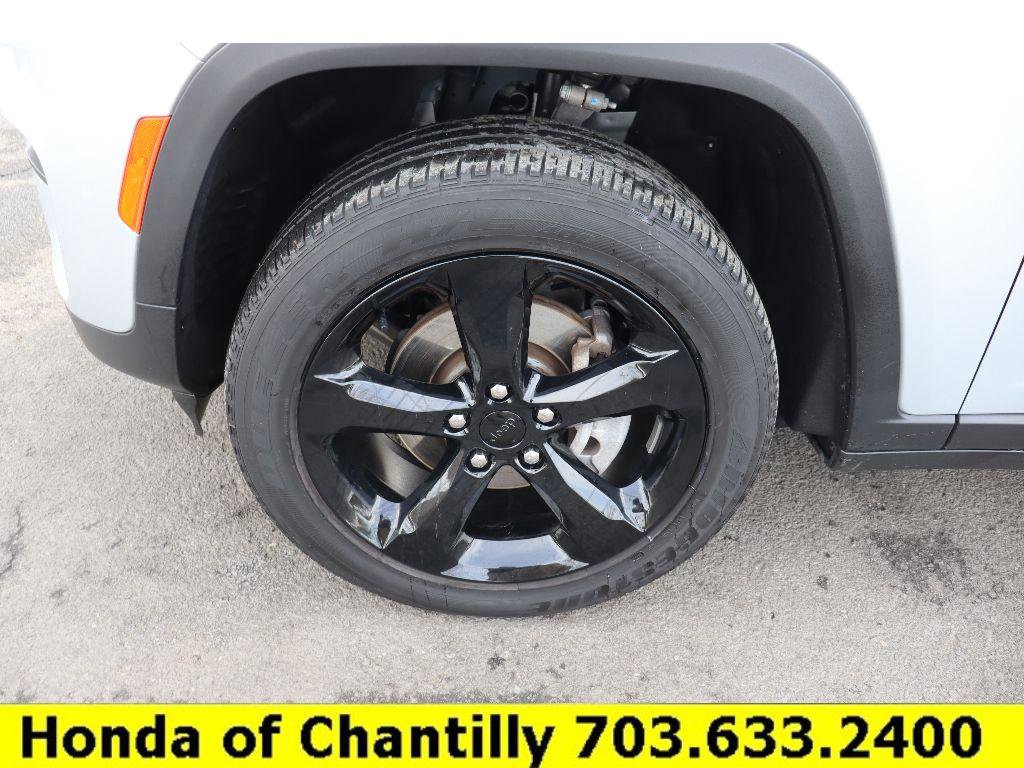 Used 2024 Jeep Grand Cherokee Altitude image 30