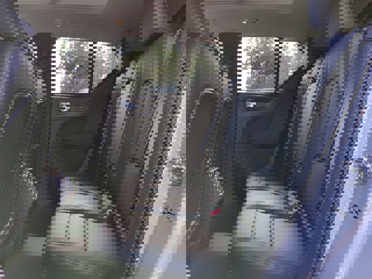 New 2025 Volvo XC40 B5 Core w/ Protection Package Premier image 12