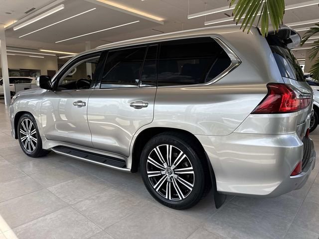 Certified 2020 Lexus LX 570 4WD w/ Luxury Package image 6