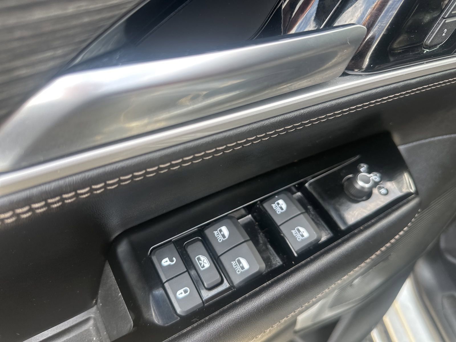 Used 2023 Jeep Wagoneer Series II w/ Premium Group I image 10