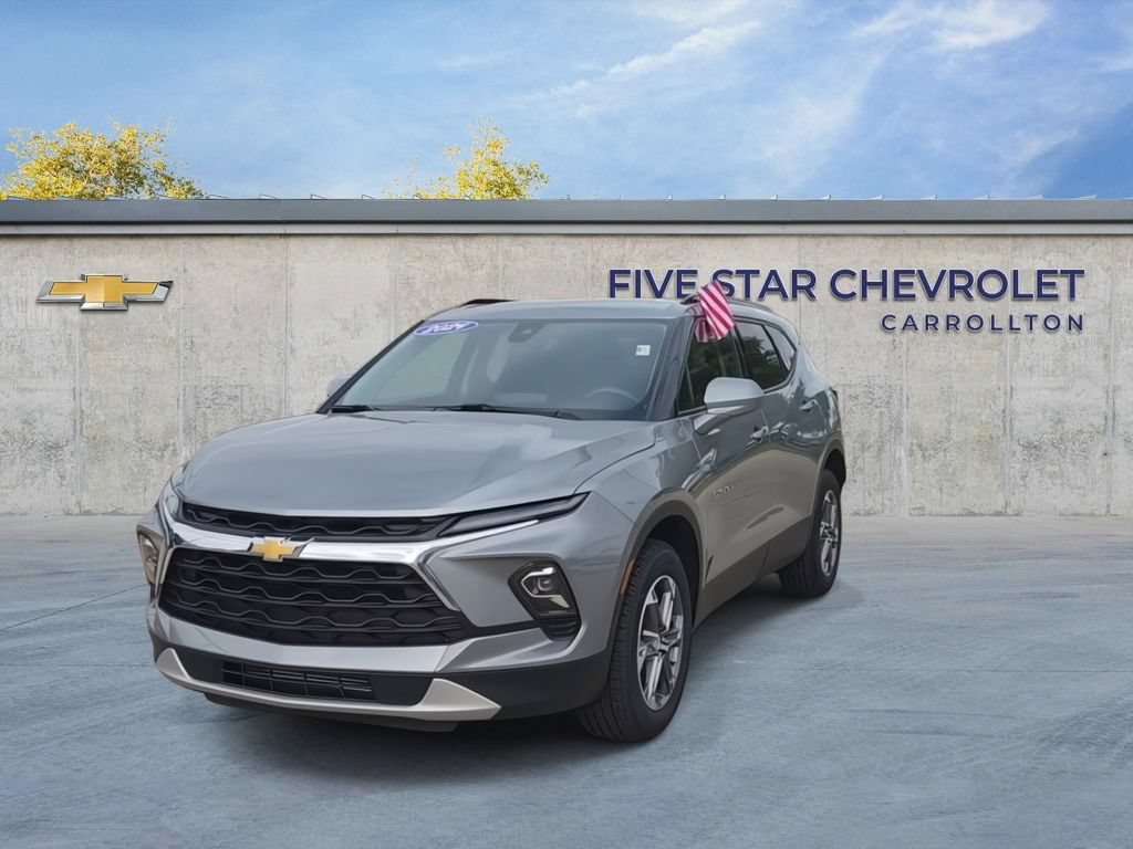 Used 2024 Chevrolet Blazer LT w/ Convenience Package FWD image 3