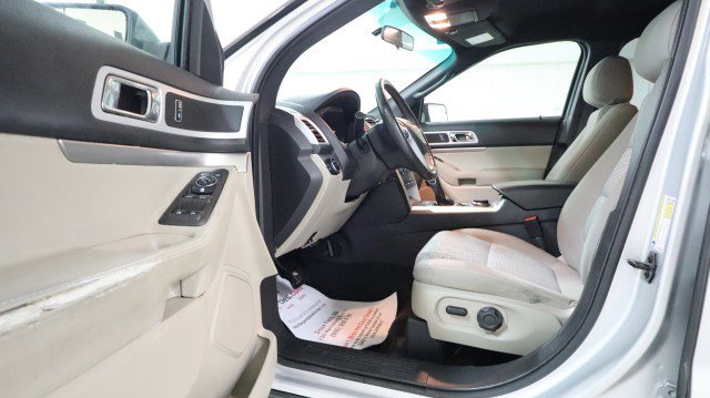 Used 2014 Ford Explorer XLT image 9