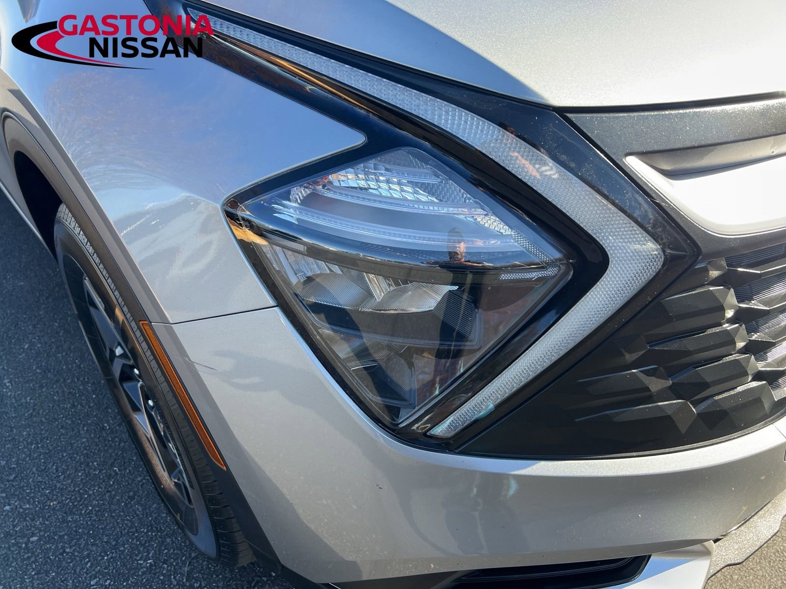 Used 2023 Kia Sportage LX image 3