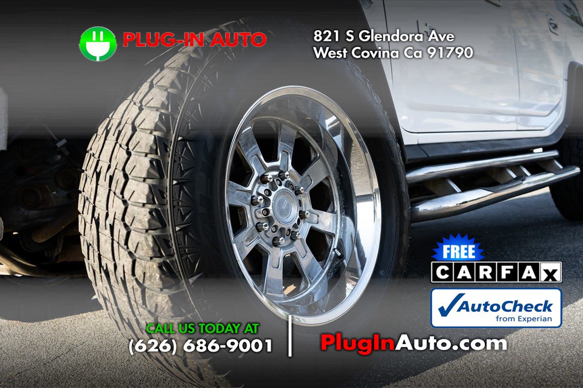 Used 2004 HUMMER H2 w/ Preferred Equipment Group image 5