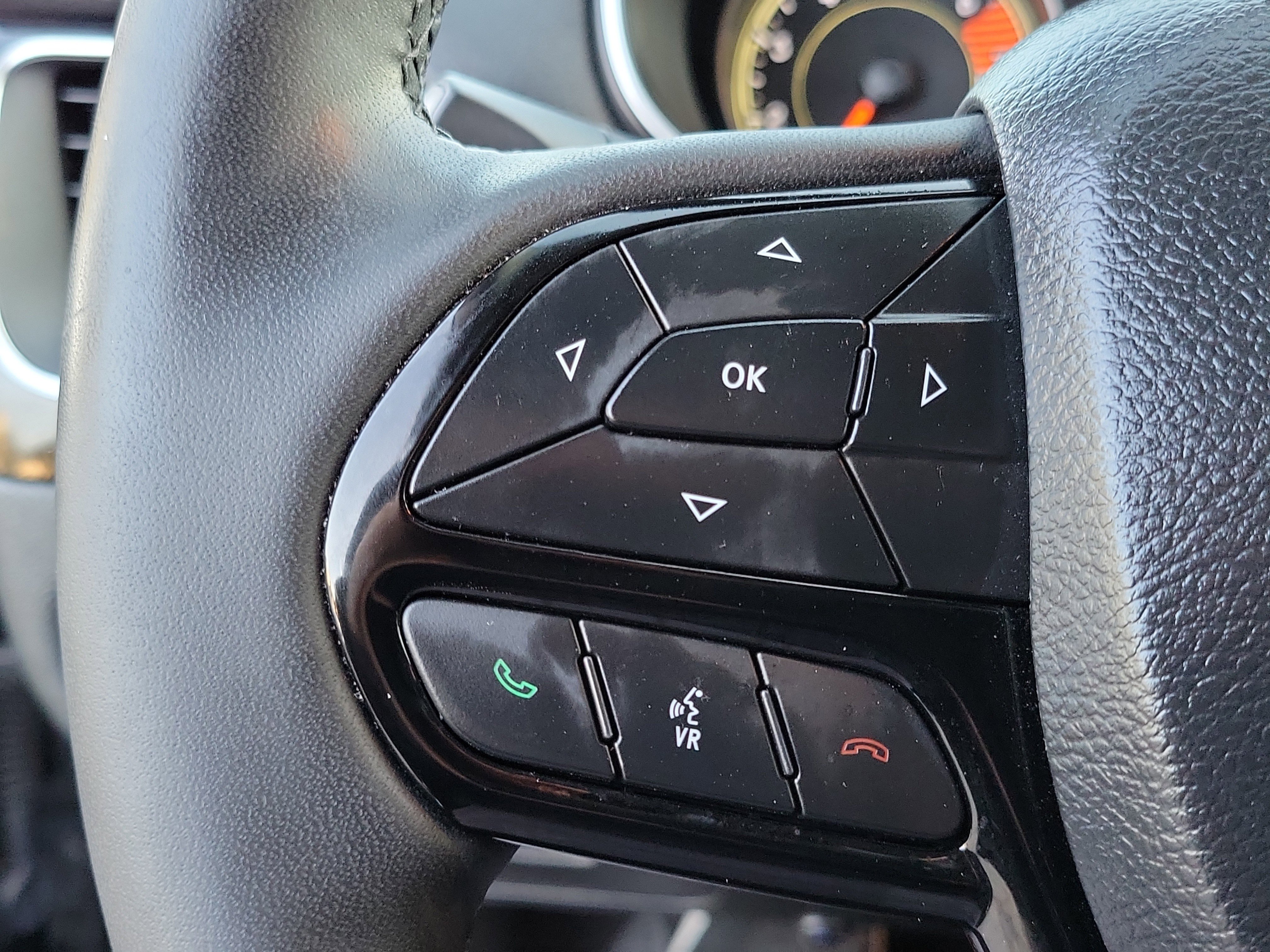 Used 2023 Jeep Cherokee Altitude Lux AWD/4WD image 7