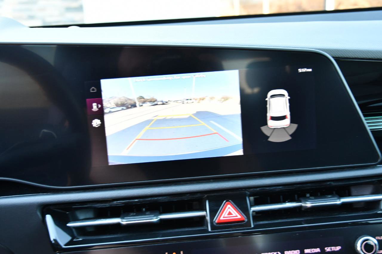 Used 2023 Kia Niro EX Touring image 16