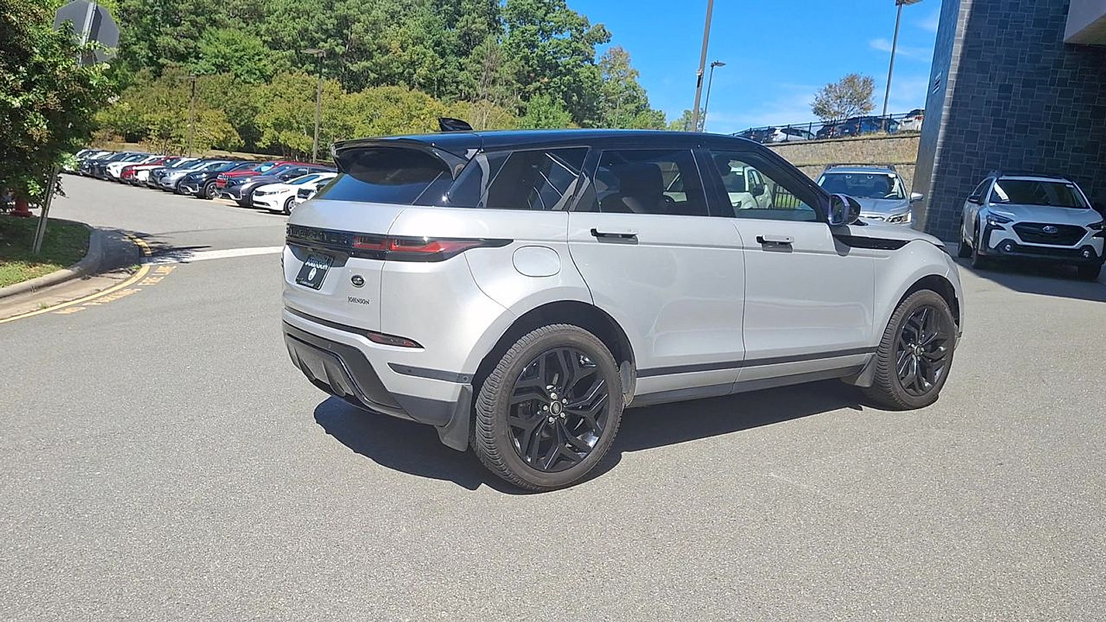 Used 2020 Land Rover Range Rover Evoque SE AWD/4WD image 4