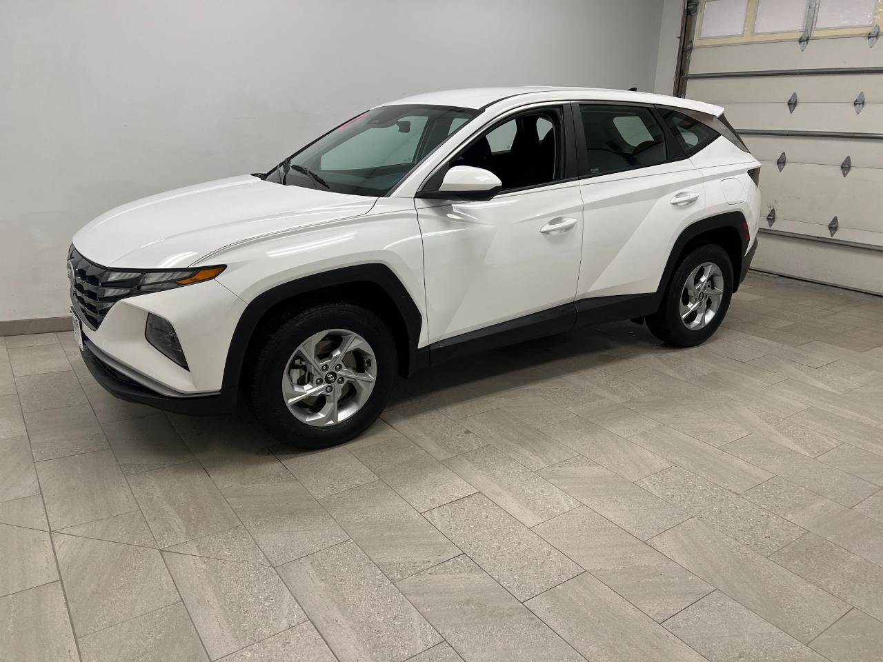 Used 2024 Hyundai Tucson SE image 2