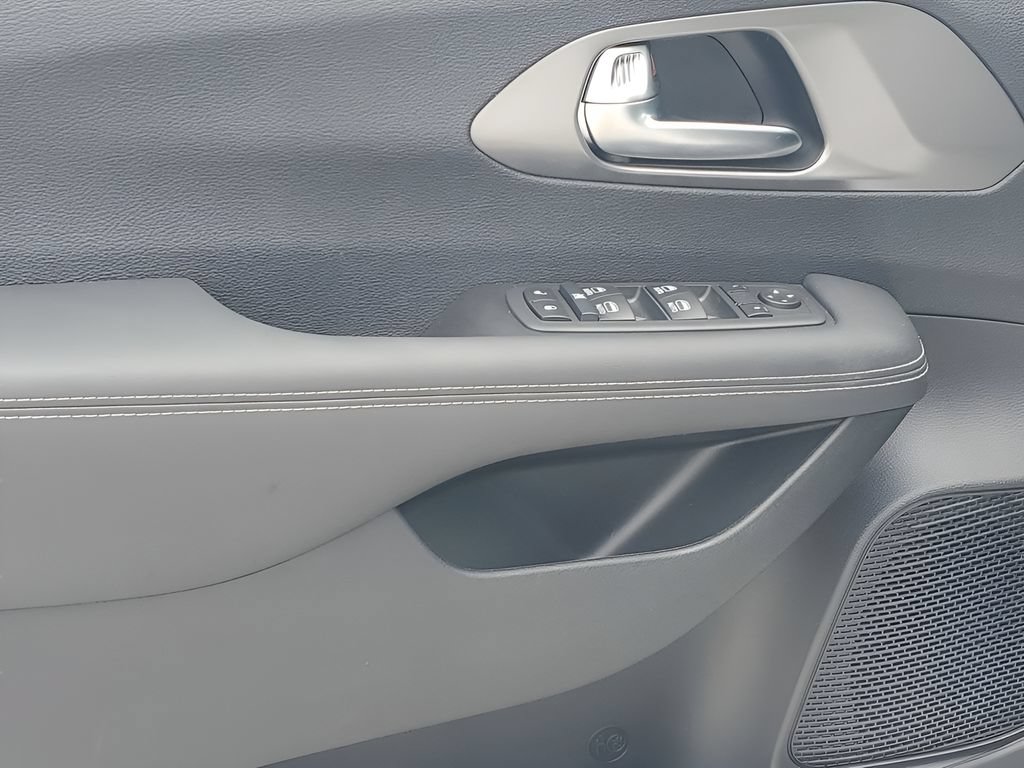 New 2026 Chrysler Voyager LX FWD image 41
