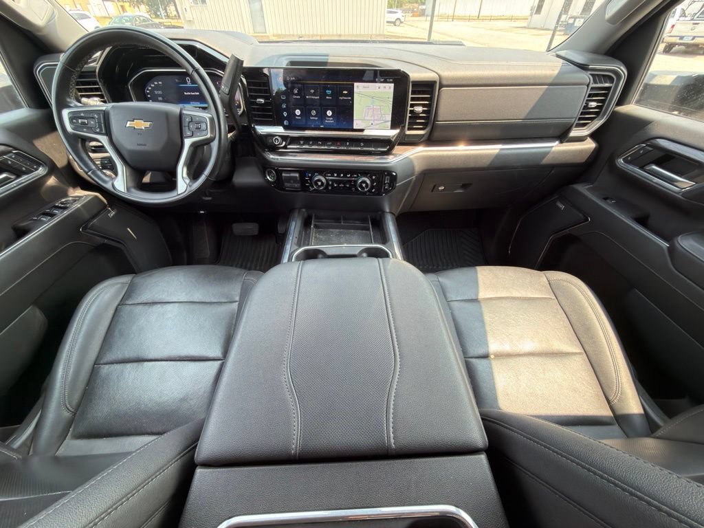 Used 2024 Chevrolet Silverado 2500 LTZ w/ LTZ Plus Package AWD/4WD image 8