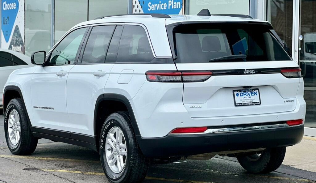 Used 2022 Jeep Grand Cherokee Laredo w/ Luxury Tech Group I AWD/4WD image 34