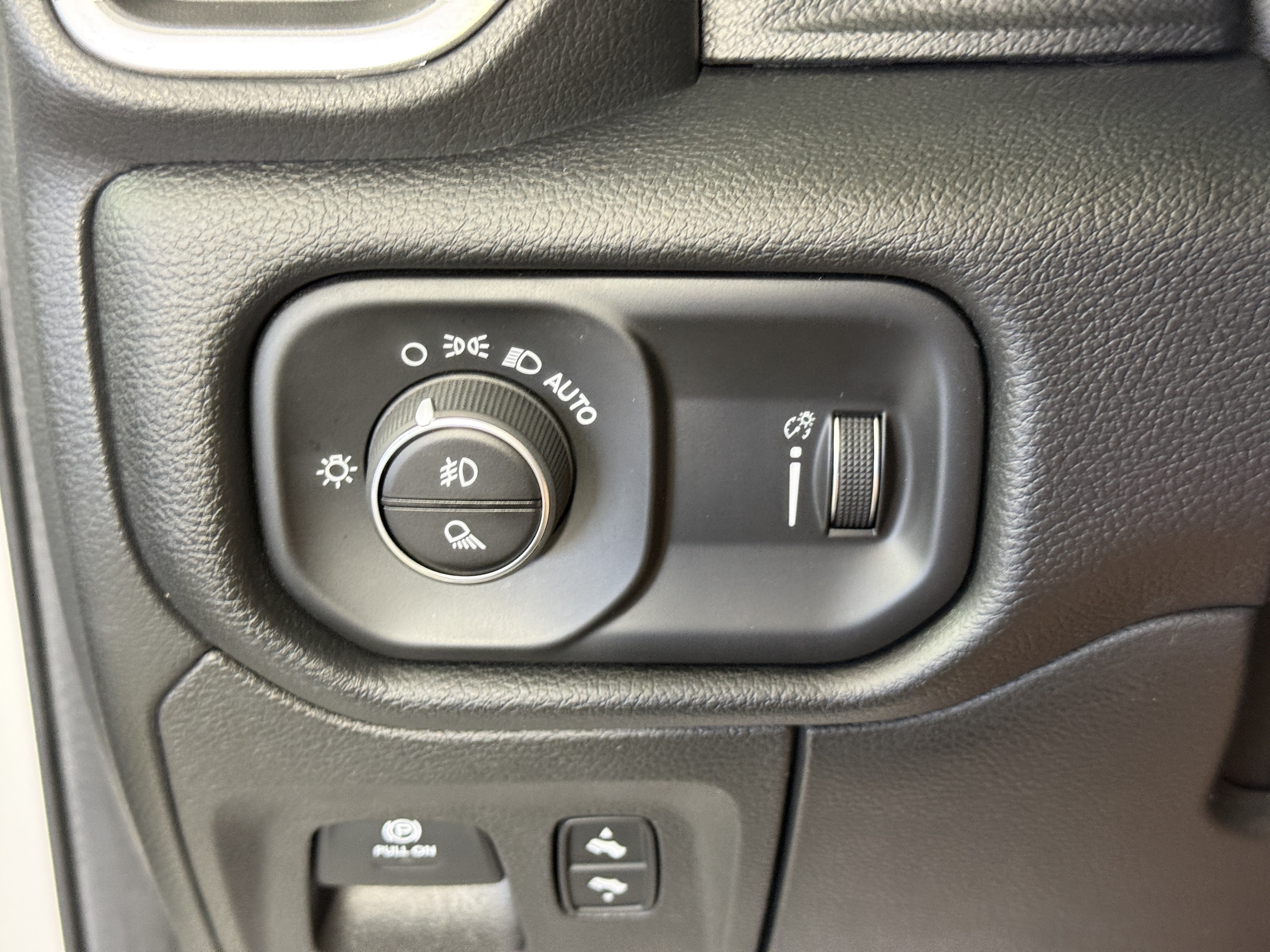 Used 2020 RAM 1500 Big Horn RWD image 25