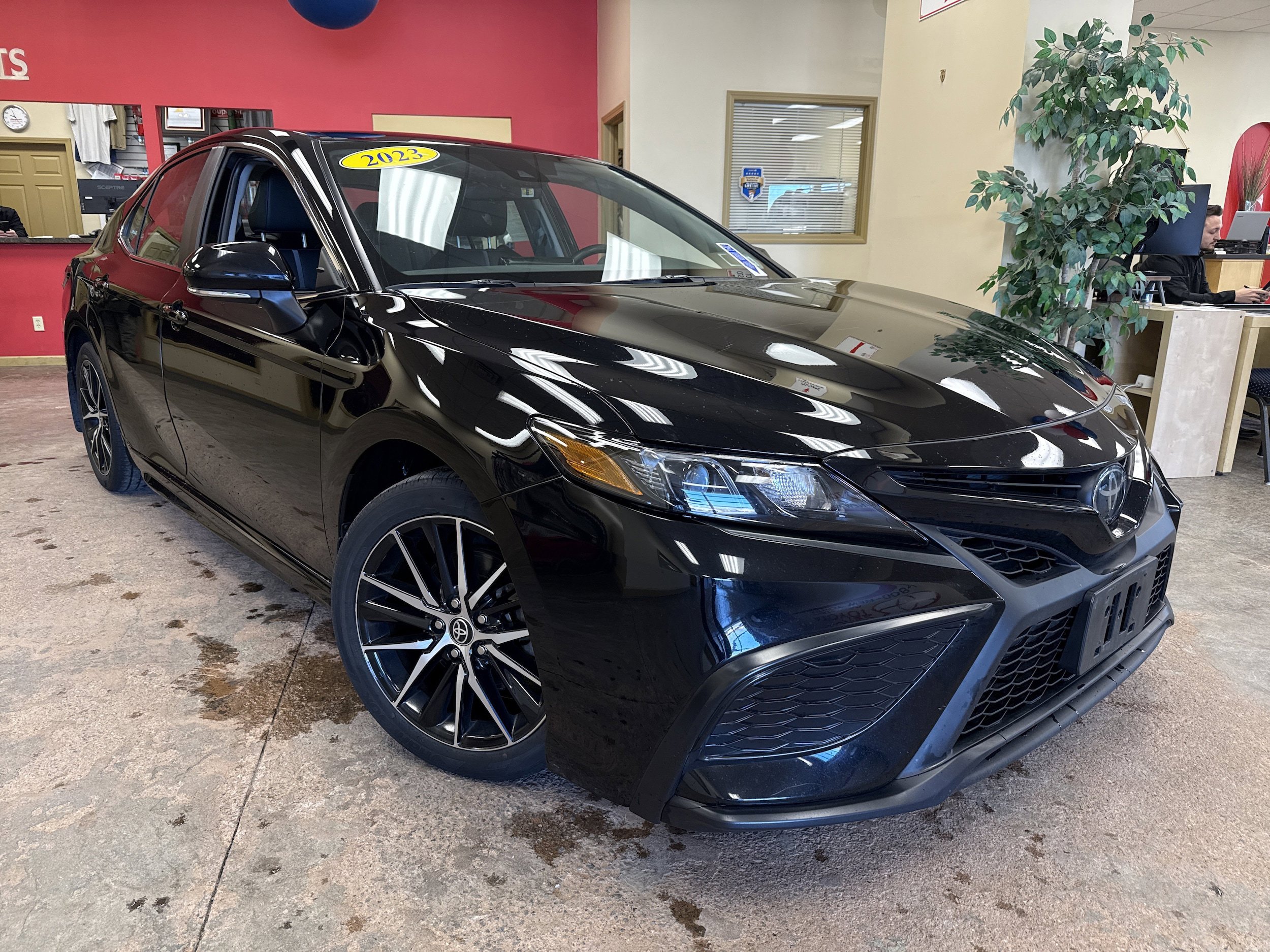 Used 2023 Toyota Camry SE