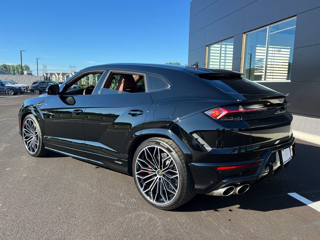 Used 2025 Lamborghini Urus SE AWD/4WD image 5
