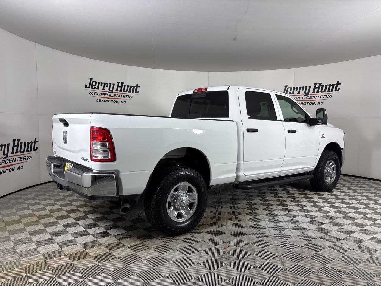Used 2024 RAM 2500 Tradesman w/ Chrome Appearance Group image 4