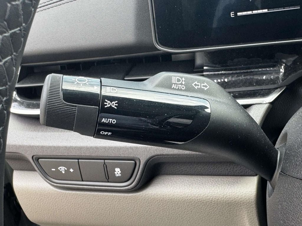 Used 2026 Kia Carnival EX FWD image 24