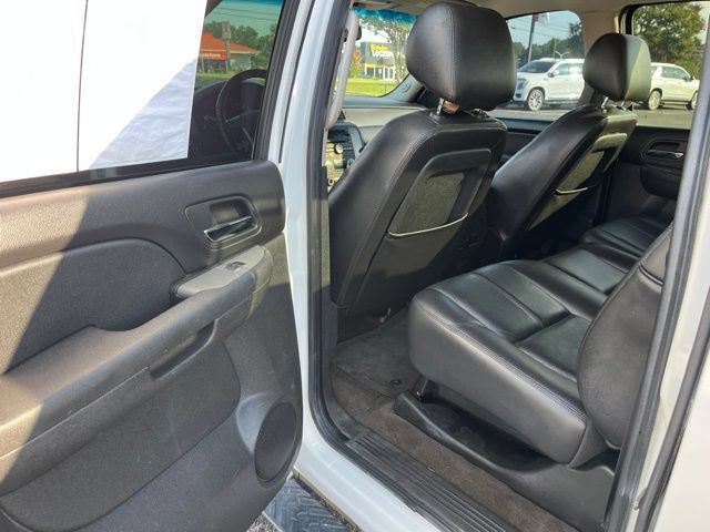 Used 2011 Chevrolet Avalanche LT AWD/4WD image 10