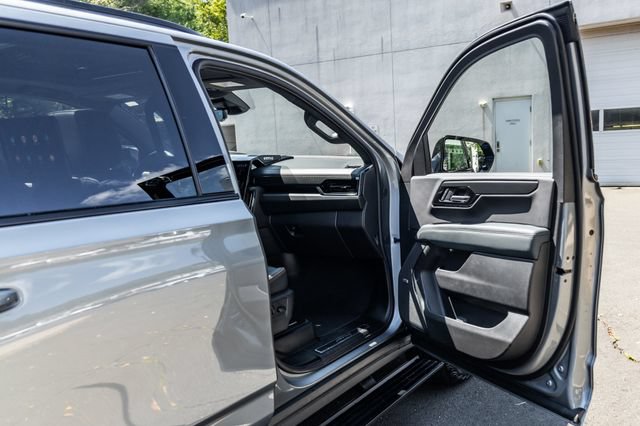 Used 2026 GMC Yukon AT4 w/ AT4 Premium Plus Package AWD/4WD image 15