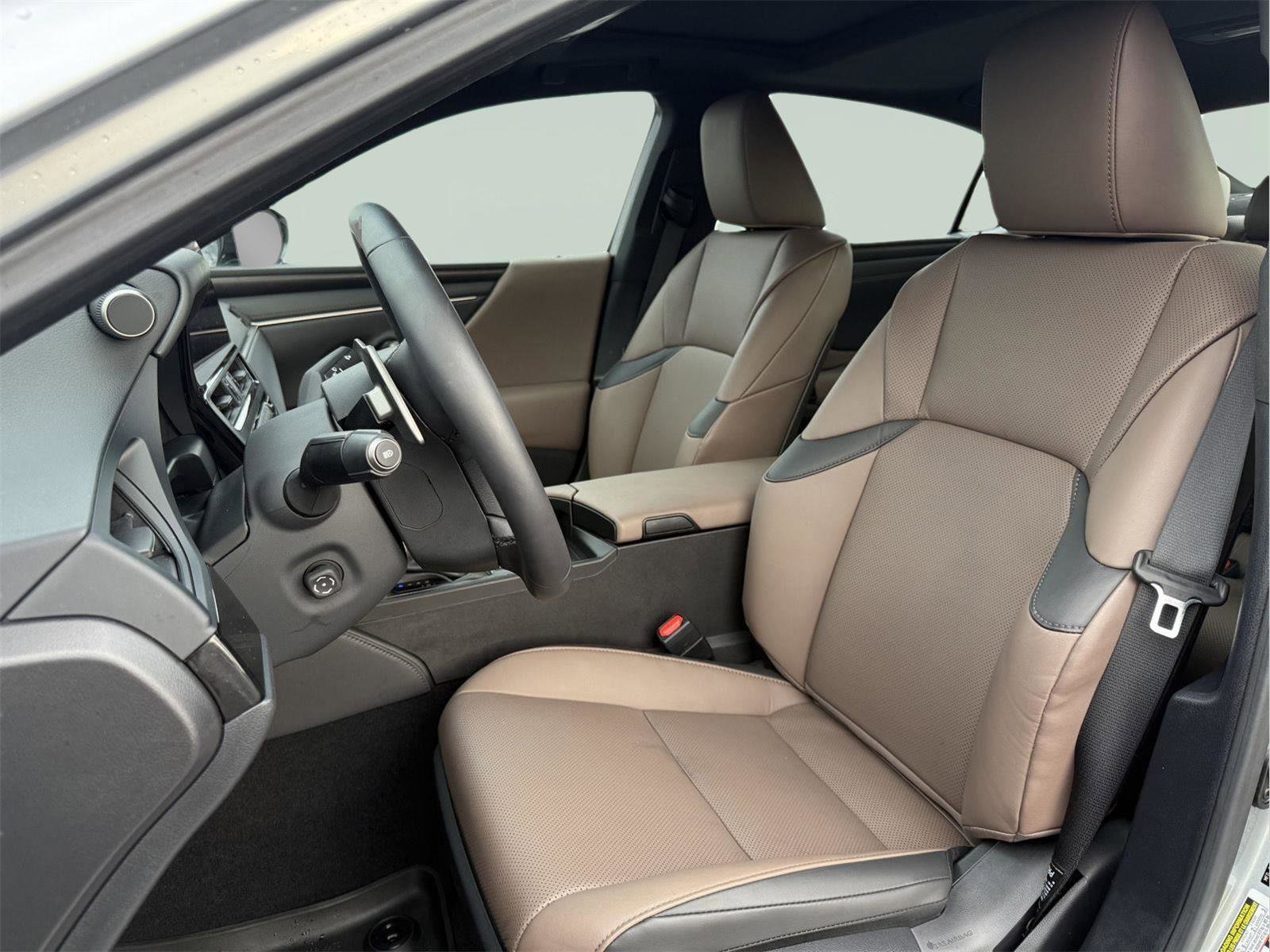 Used 2025 Lexus ES 350 Base w/ Premium Package image 12