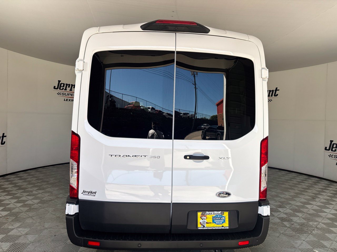 Used 2025 Ford Transit 350 XLT RWD image 5