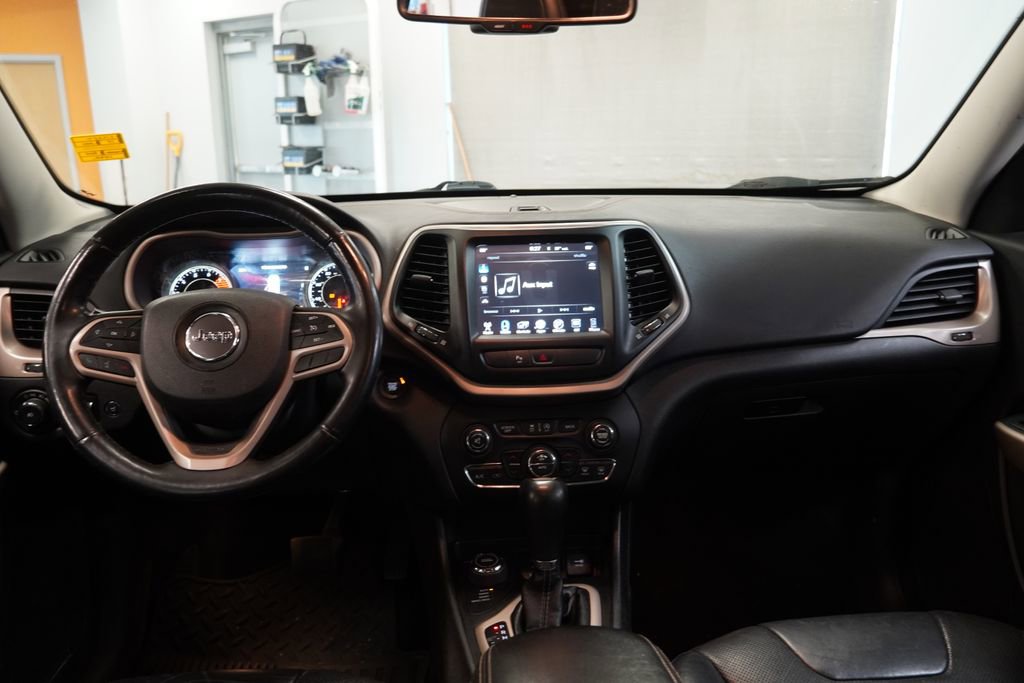 Used 2017 Jeep Cherokee Limited w/ Luxury Group image 9