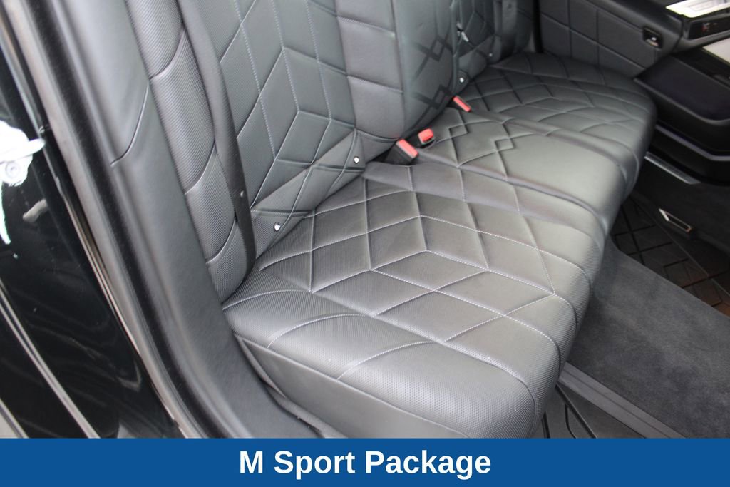 Used 2024 BMW i7 xDrive60 image 27