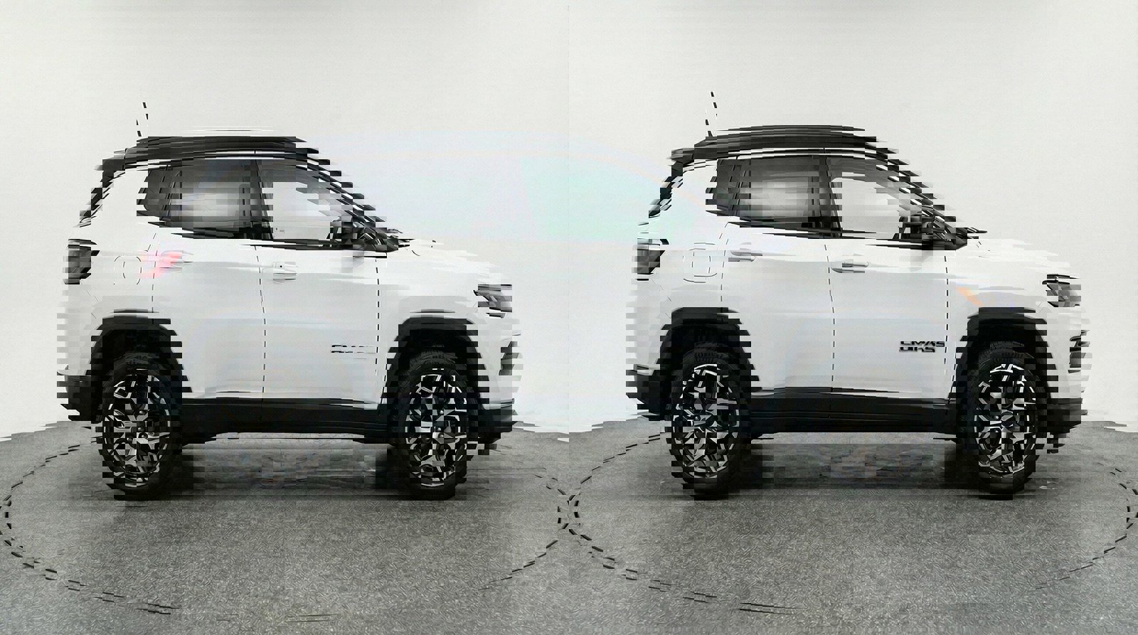 Used 2025 Jeep Compass Limited image 8